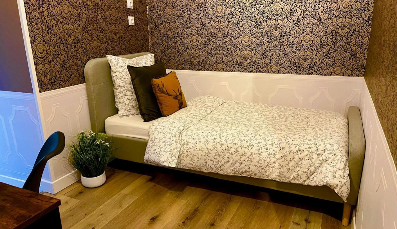 Le Manoir Des Haies Spa Les Champs-Geraux Ngoại thất bức ảnh